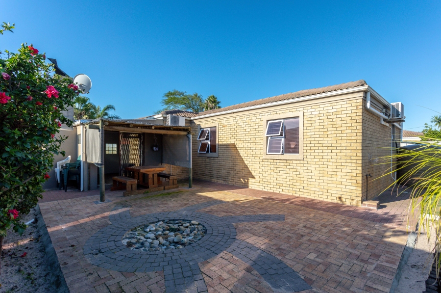 3 Bedroom Property for Sale in Windsor Park Estate Western Cape